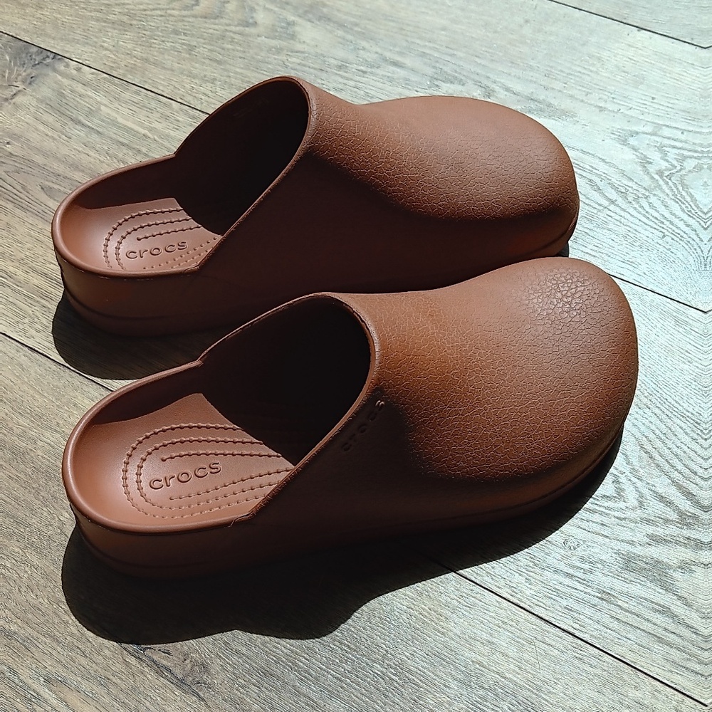 Crocs Unisex Adult Dylan Clog in Cognac in Womens 9/Mens 7